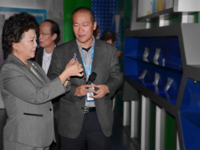 香港证监会前主席梁定邦博士访问我司